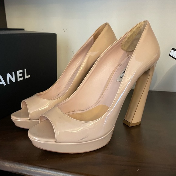 MIU MIU leather peep toe platform open toed heels. Natural color - Picture 3 of 4